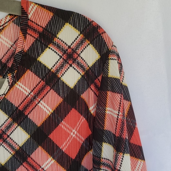 Top - Picture 2 of 5